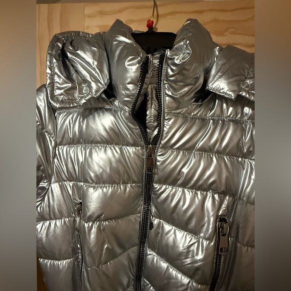 Women's Silver snowsuit - Picture 2 of 5